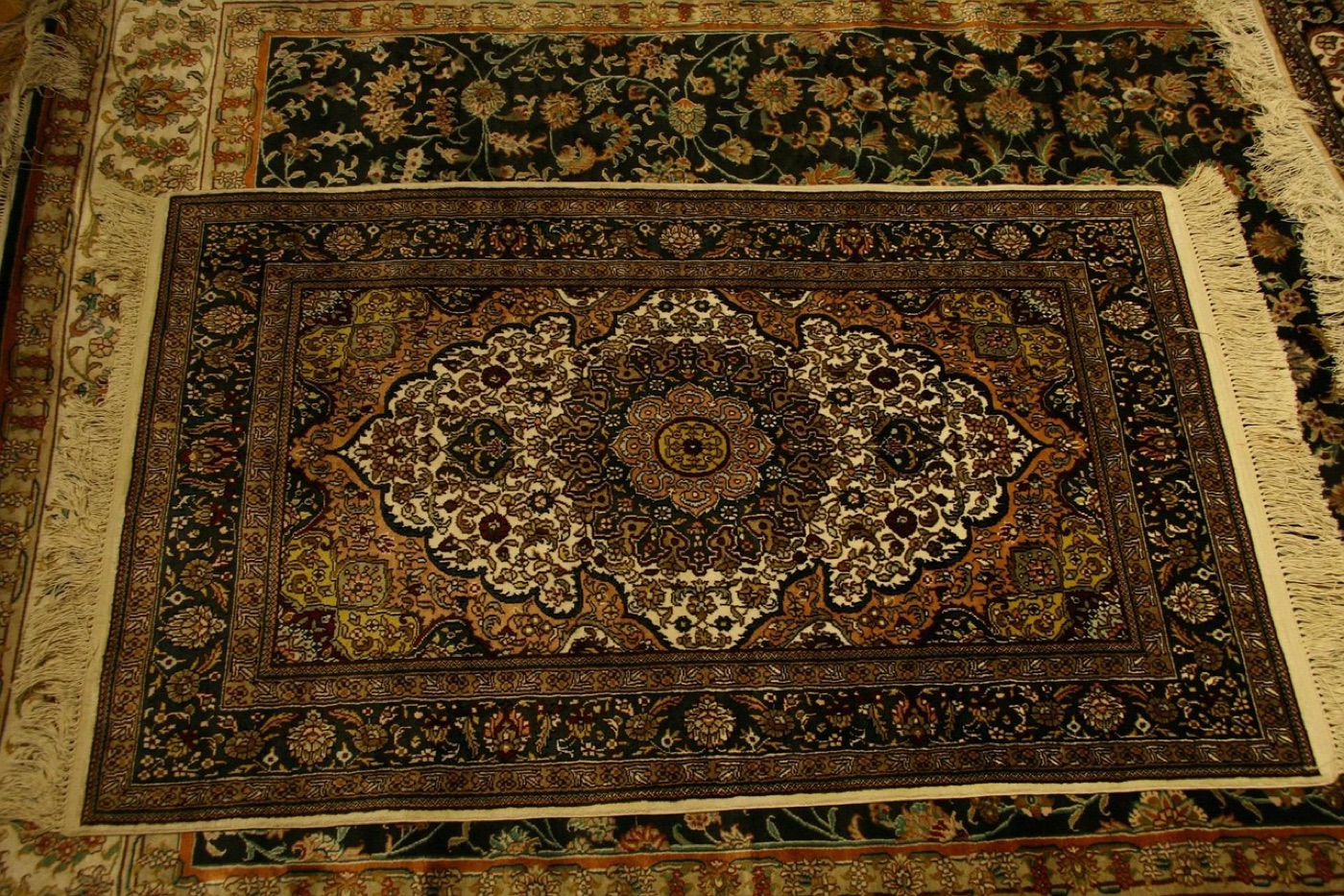 A flatwoven rug surface in close-up, the interlaced warp and weft threads visible with no tufting at all.